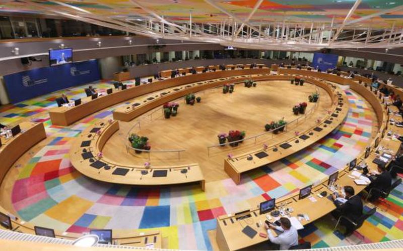 Budapest blocca il maxi-prestito a Kiev, Macron invoca i volenterosi