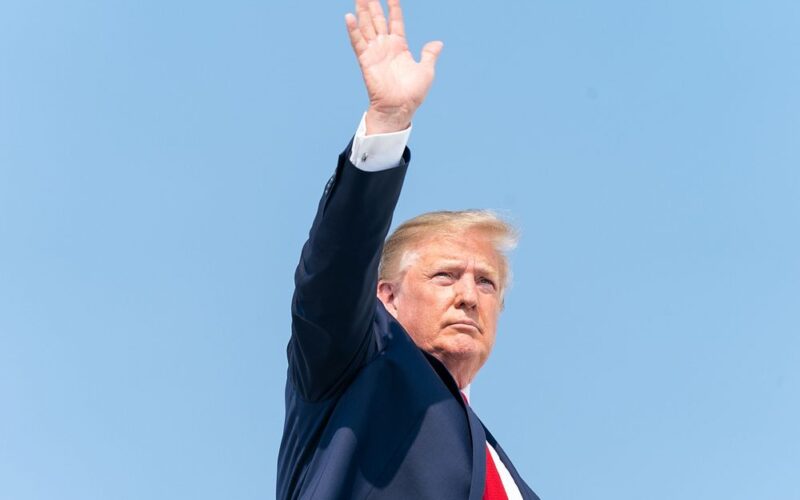 Iran: Trump rompe con Meloni e litiga con alleati e Cina, attua blocco, dice guerra presto finita