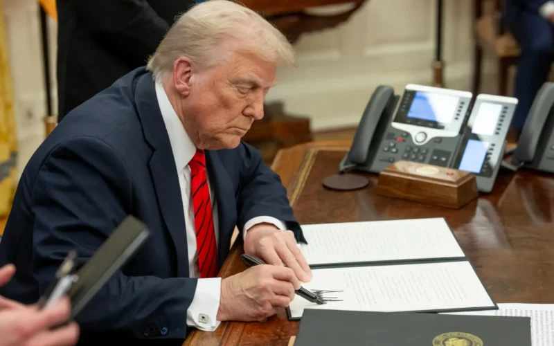 Iran: risale la tensione, Trump e Teheran si bocciano a vicenda; Putin apre all&rsquo;Europa