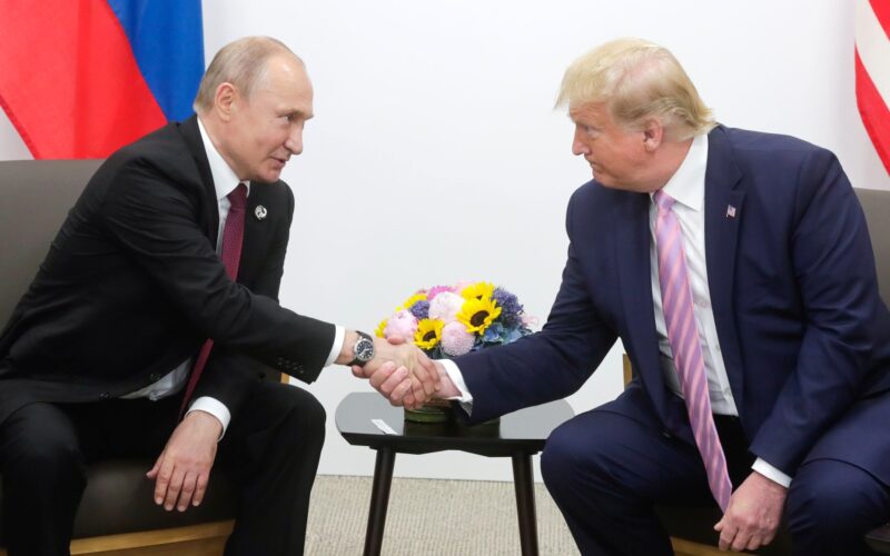 Trump strizza l’occhio a Putin e minaccia Teheran