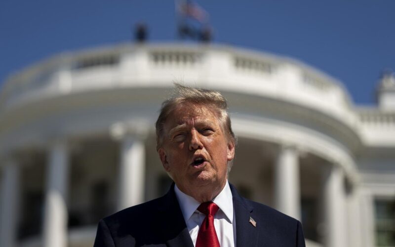 Iran: Trump ora vuole “strangolarlo” economicamente, mentre debito Usa tocca livelli record